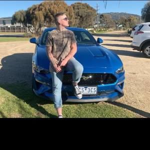 Meet your Posher, Kurtis